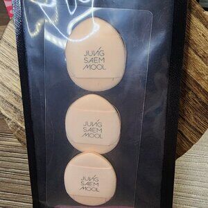 JUNGSAEMMOOL Skinny-tap Puff 3 | $15